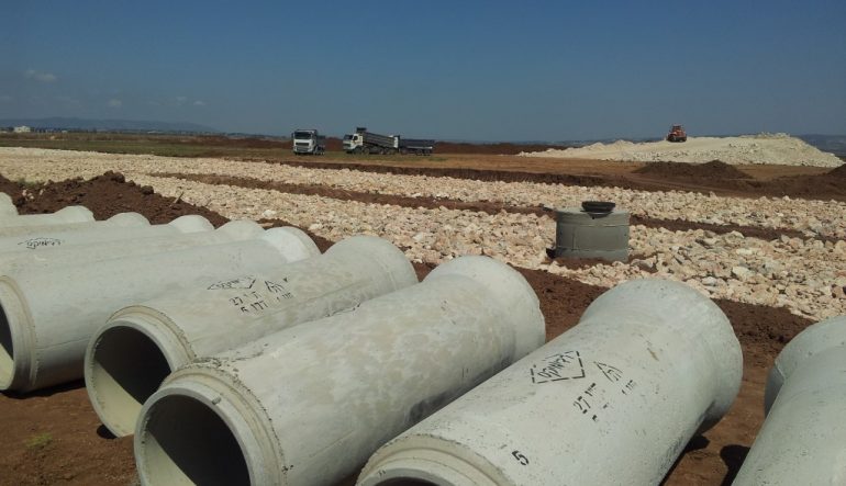 צנרת ניקוז (Medium)